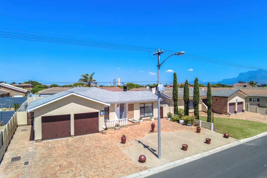 4 Bedroom Property for Sale in Goodwood Park Western Cape